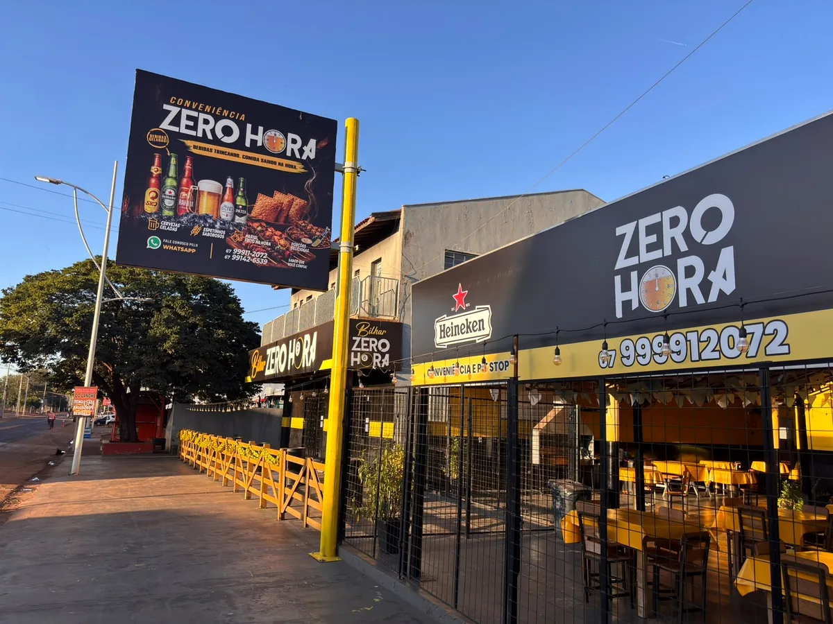 Fachada e painel externo Zero Hora