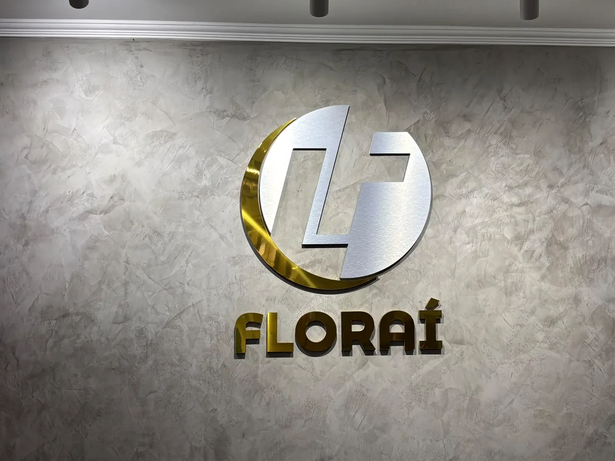 Letra e logo interno Floraí
